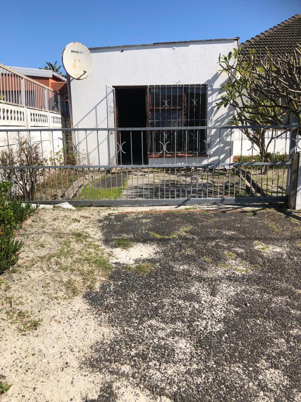 To Let 1 Bedroom Property for Rent in Hazendal Western Cape